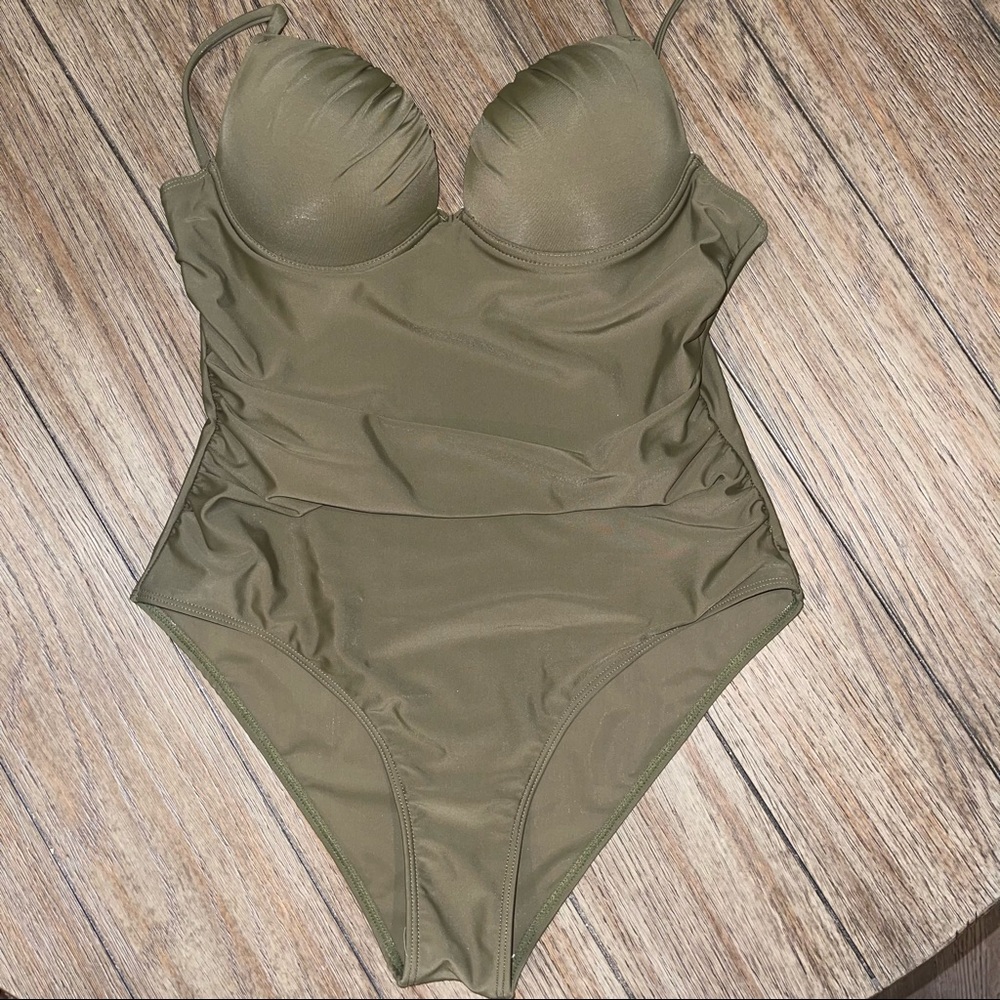 Shein Women’s Army Green Size Large One Piece Swimsuit Never Worn
